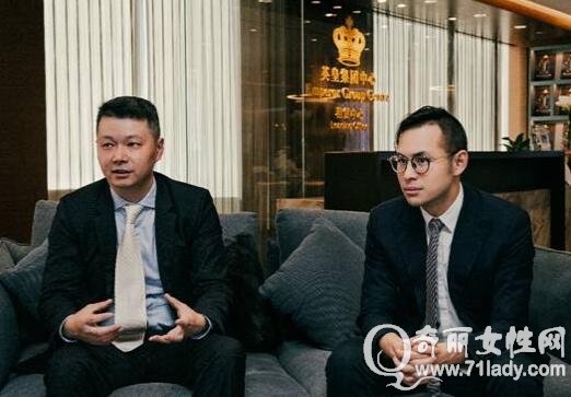 左起Garrard皇室珠宝中国区总代理 张宇青先生、英皇集团战略发展执行官 杨政龙先生