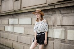 英伦佐熙引爆女装街拍革命,点燃女性潮流衣品