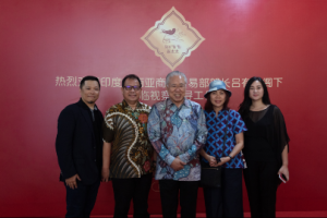 印度尼西亚贸易部部长吕有恩走访燕太太集团