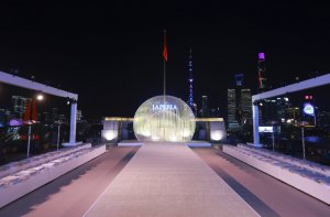LA PERLA典藏时装秀首次亮相中国，首支品牌纪录片盛大揭幕